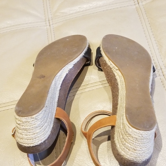 Steven black and tan 1.75" straw wedge sandal - Picture 5 of 7